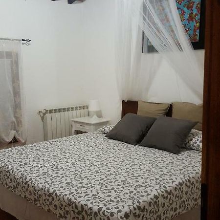 Ferienwohnung Il Borgo Dei Pini Vinci Exterior foto