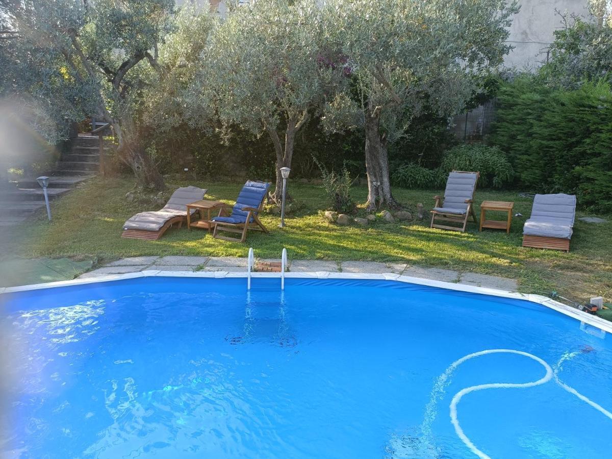 Ferienwohnung Il Borgo Dei Pini Vinci Exterior foto