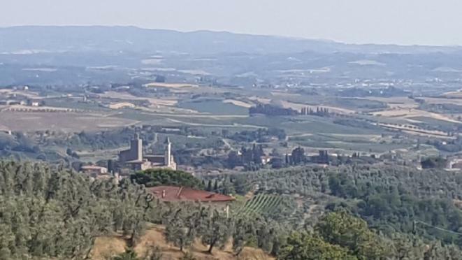 Ferienwohnung Il Borgo Dei Pini Vinci Exterior foto