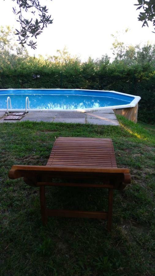 Ferienwohnung Il Borgo Dei Pini Vinci Exterior foto